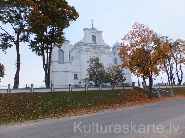 Dagdas Vissvētākās Trīsvienības Romas katoļu baznīca